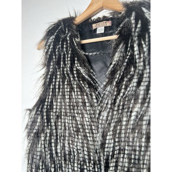 Modern Heritage Faux Fur Vest Size M/L Black White Sleeveless Western Boho - Picture 2 of 12